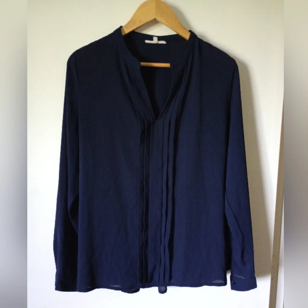 41 Hawthorn Navy Blouse With Roll Up Sleeves Size Medium - Picture 1 of 11
